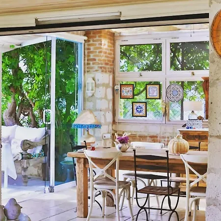 Cesme Stone Hedge Villa *